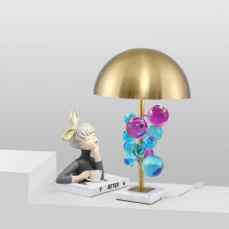Lampe champignon à boules de verre – lampe de table à boules colorées sur une étagère