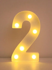 Lettre lumineuse LED 22 cm à piles, A à Z et 0 à 9