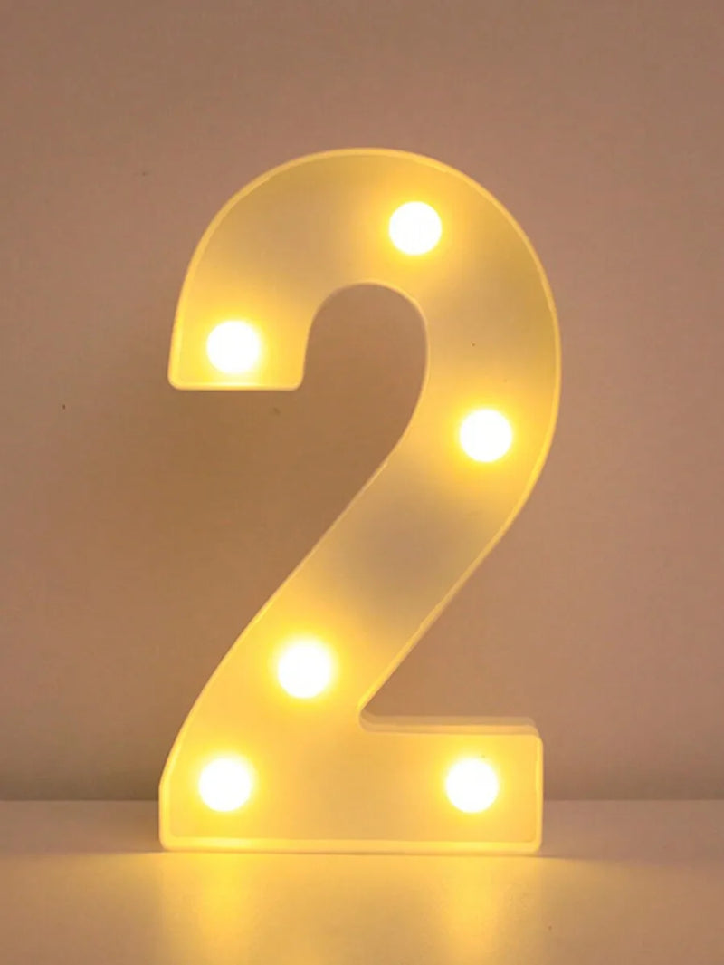 Lettre lumineuse LED 22 cm à piles, A à Z et 0 à 9
