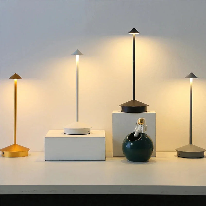 Lampe de table sans fil à chapeau conique – vue 2