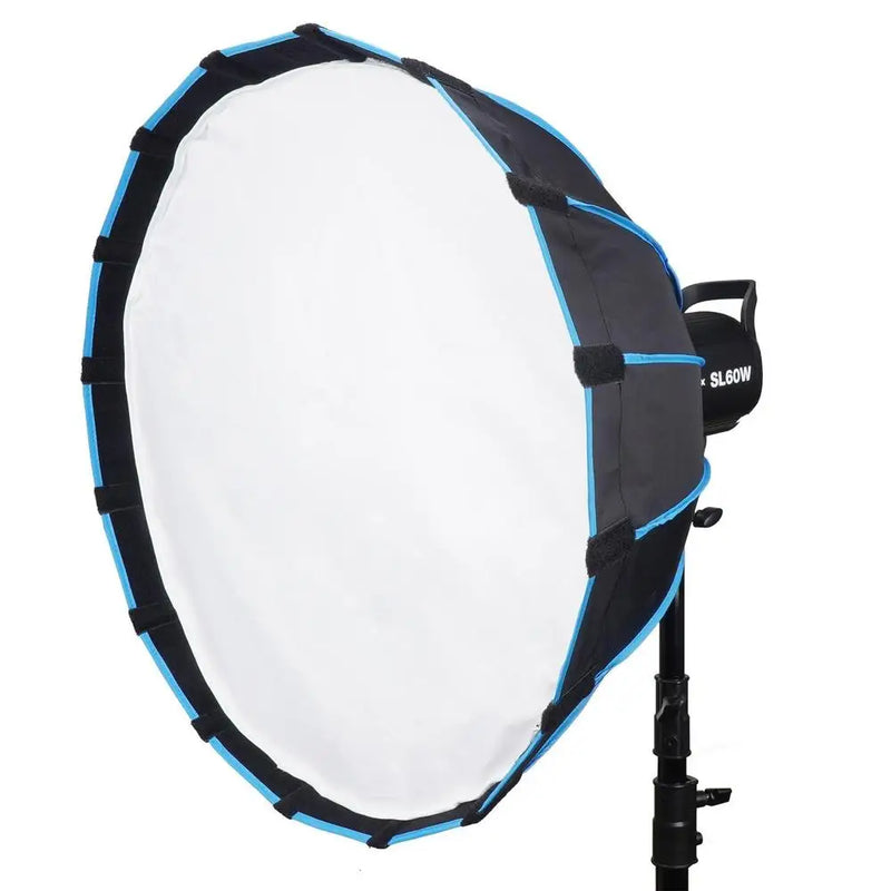 Softbox octogonale 55 cm – face avant blanche du diffuseur, monture sur une lampe LED sur pied