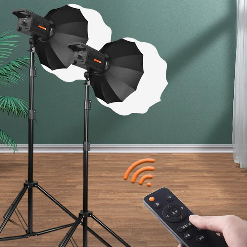 Lampe vidéo COB 300 W – deux lampes avec softbox boule en situation de studio