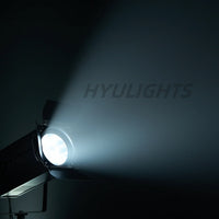 Projecteur LED COB à zoom – faisceau blanc froid dans la brume