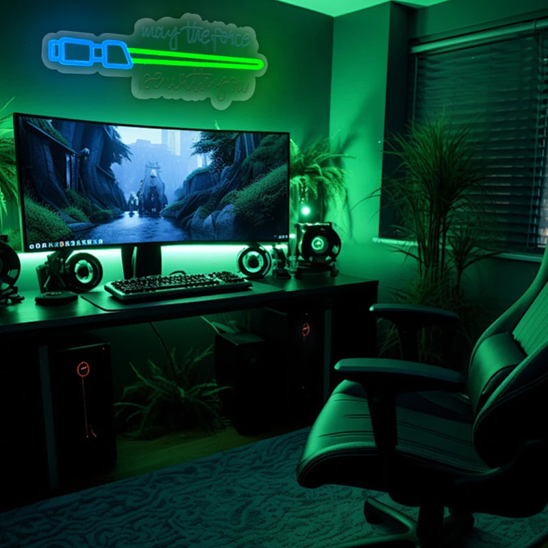 Néon sabre laser – enseigne allumée au-dessus d'un bureau de gamer