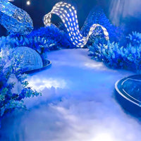 Machine à fumée basse à eau – tapis de brouillard dans un décor de scène bleu