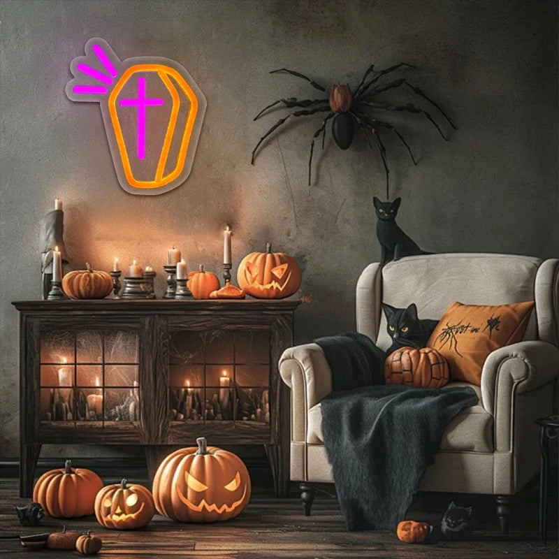 Néon Halloween – cercueil orange et violet sur un mur décoré de citrouilles