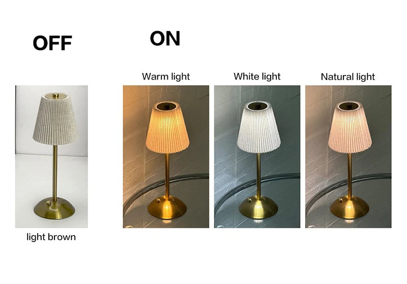 Lampe de table sans fil plissée – version beige allumée en trois teintes de lumière
