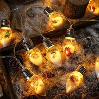 Guirlande sapin lumineuse boules à neige – guirlande de boules à neige sur un cadre en bois décoré de pommes de pin