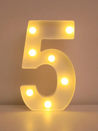 Lettre lumineuse LED 22 cm à piles, A à Z et 0 à 9