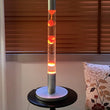 Grande lampe à lave tube 55 cm, base argentée, 6 couleurs