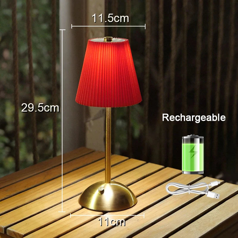 Lampe de table sans fil plissée – version rouge, dimensions et recharge USB
