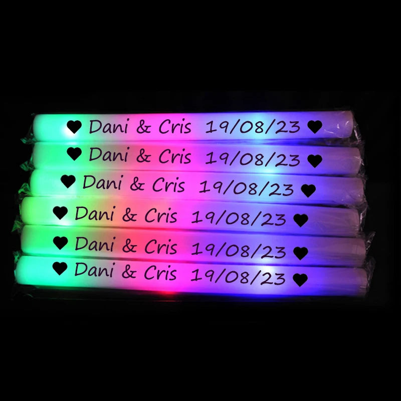 Bâtons lumineux en mousse – lot de 120 bâtons multicolores avec texte imprimé