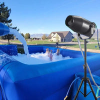 Machine à mousse 1500 W – mousse projetée dans une piscine gonflable