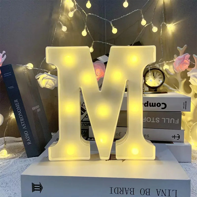 Lettre lumineuse LED 16 cm à piles, A à Z, esperluette et cœur rouge