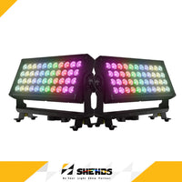 Projecteur LED extérieur IP65 44 x 10 W – deux projecteurs allumés en couleurs