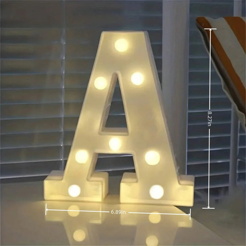 Lettre lumineuse LED 22 cm à piles, A à Z et 0 à 9