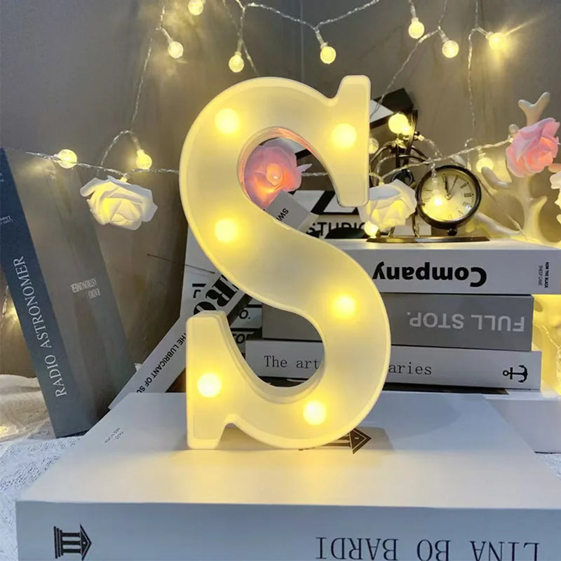 Lettre lumineuse LED 16 cm à piles, A à Z, esperluette et cœur rouge