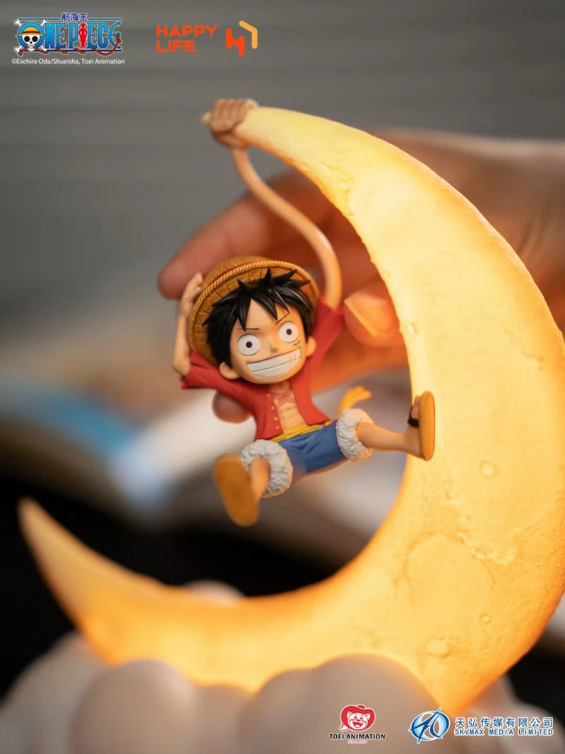 Lampe lune Luffy – Luffy accroché à la lune, vue rapprochée