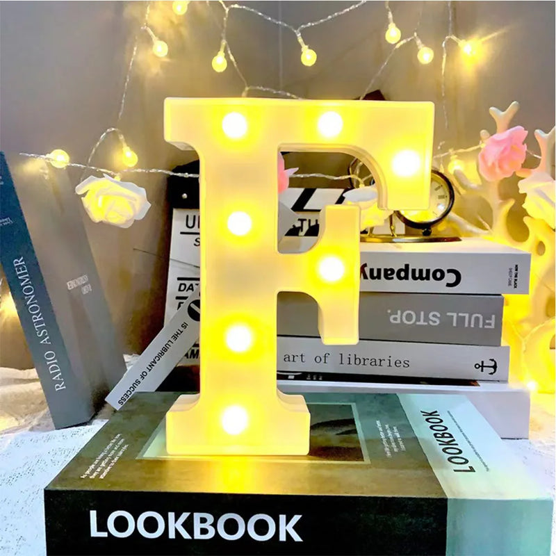 Lettre lumineuse LED 16 cm à piles, A à Z, esperluette et cœur rouge