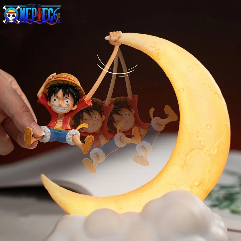 Lampe lune Luffy – Luffy tiré par la main, lampe allumée