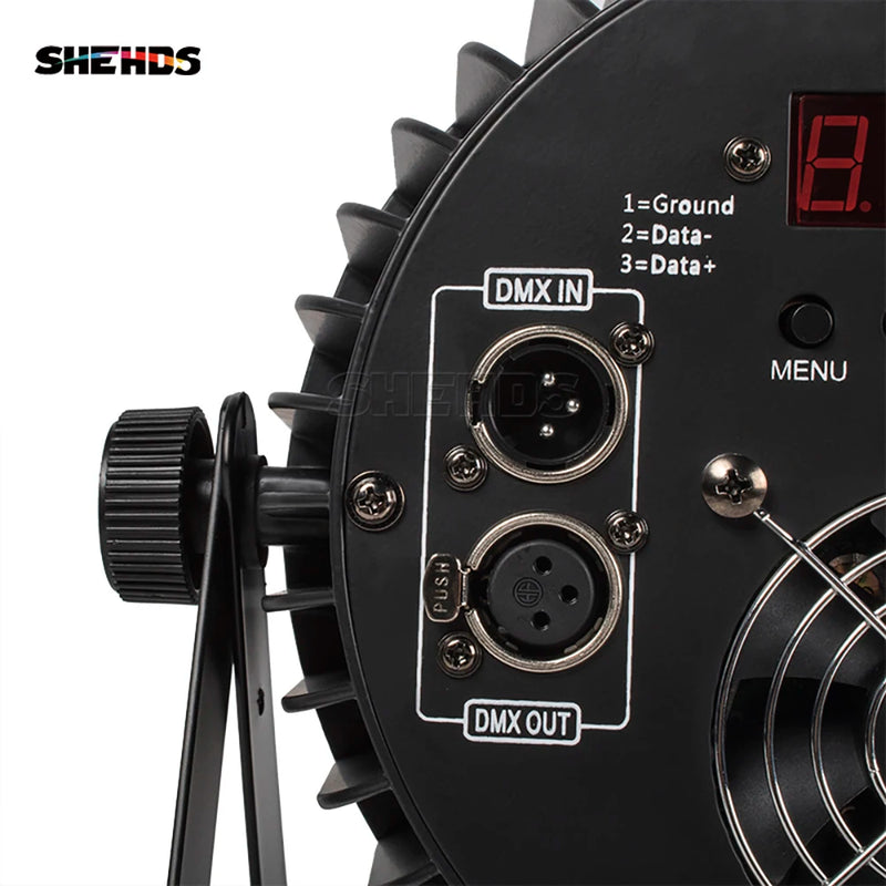 PAR LED aluminium – détail des connecteurs DMX in et out et du bouton menu
