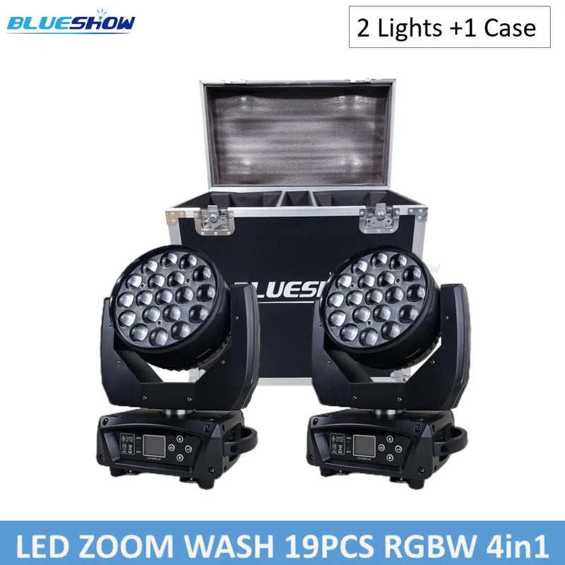 Lot de 2 lyres LED wash zoom 19 x 15 W – deux lyres devant leur flight case ouvert