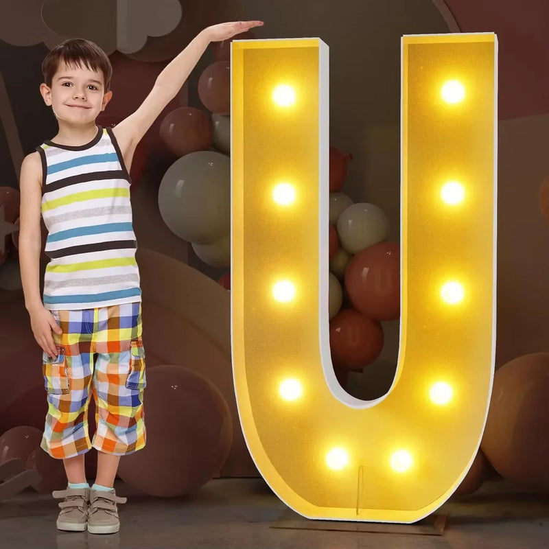 Lettre lumineuse géante 120 cm en carton mousse, 10 ampoules LED blanc chaud