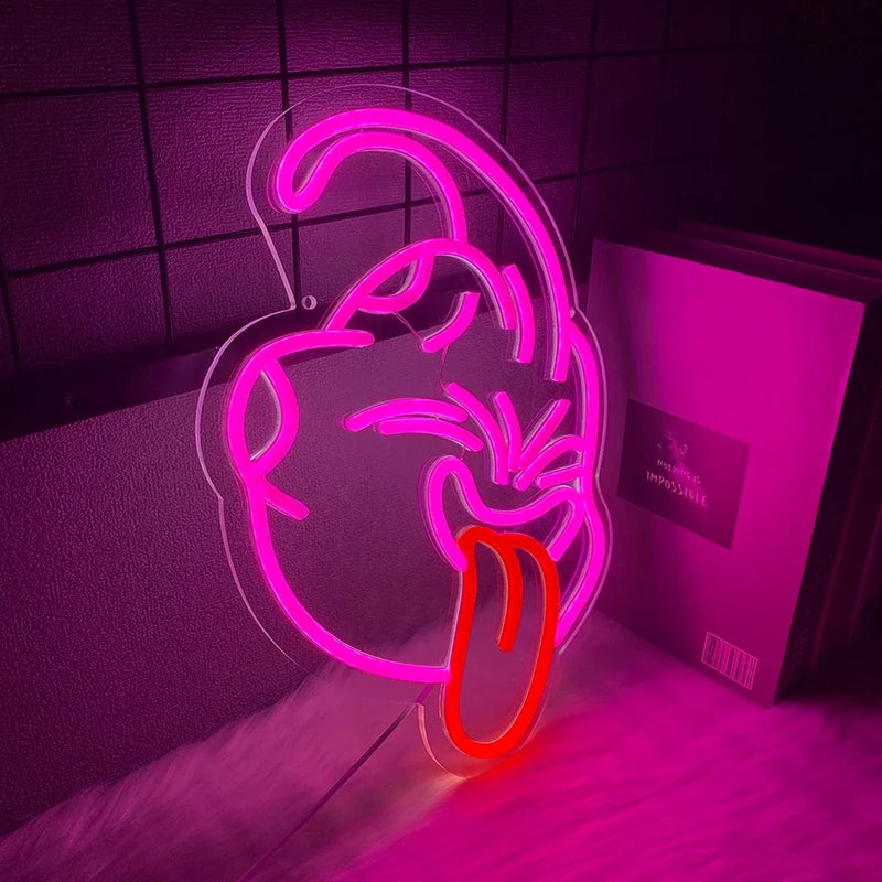 Néon LED mural tête rose à langue rouge – néon allumé devant un mur à grille