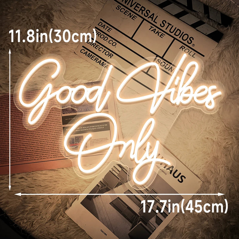 Néon déco LED « Good Vibes Only » ou « Chill Vibes » – dimensions du néon « Good Vibes Only » : 45 x 30 cm