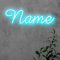 Néon prénom personnalisé avec cœur ou couronne – exemple en bleu glacier