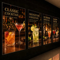 Caisson lumineux LED mural – quatre caissons alignés sur un mur de bar, affiches de cocktails rétroéclairées
