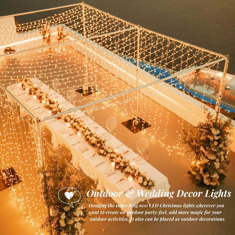 Guirlande féerique fil transparent – plafond de lumière au-dessus d'une table de réception