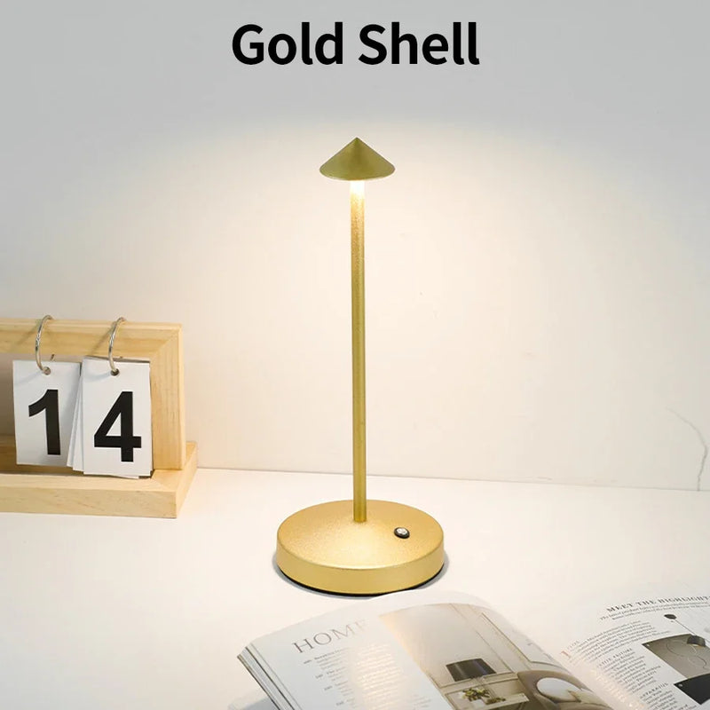Lampe de table sans fil à chapeau conique – version dorée
