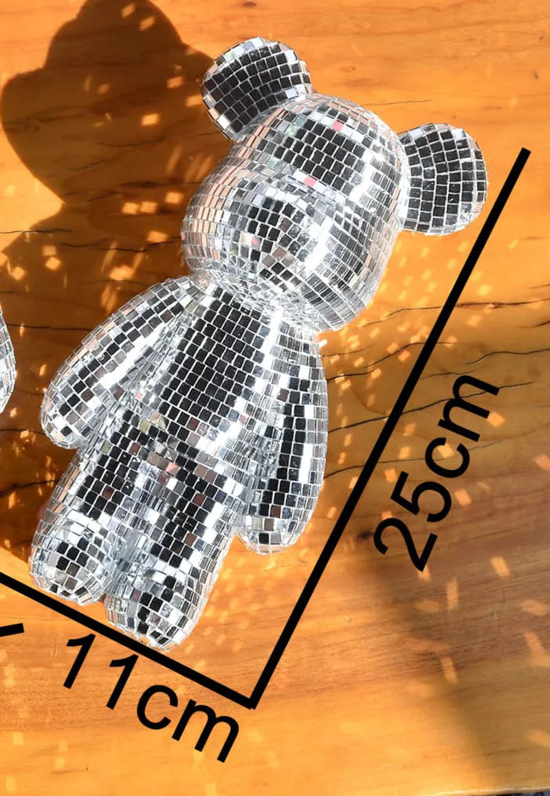 Ours disco en miroir – dimensions du petit ours : 25 x 11 cm