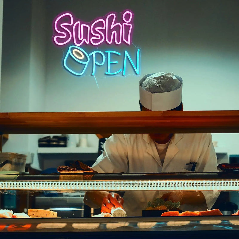 Enseigne néon Sushi OPEN – ambiance cuisine de restaurant japonais avec cuisinier