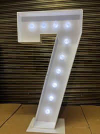 Chiffres lumineux géants 120 cm en carton mousse, blanc chaud ou blanc froid