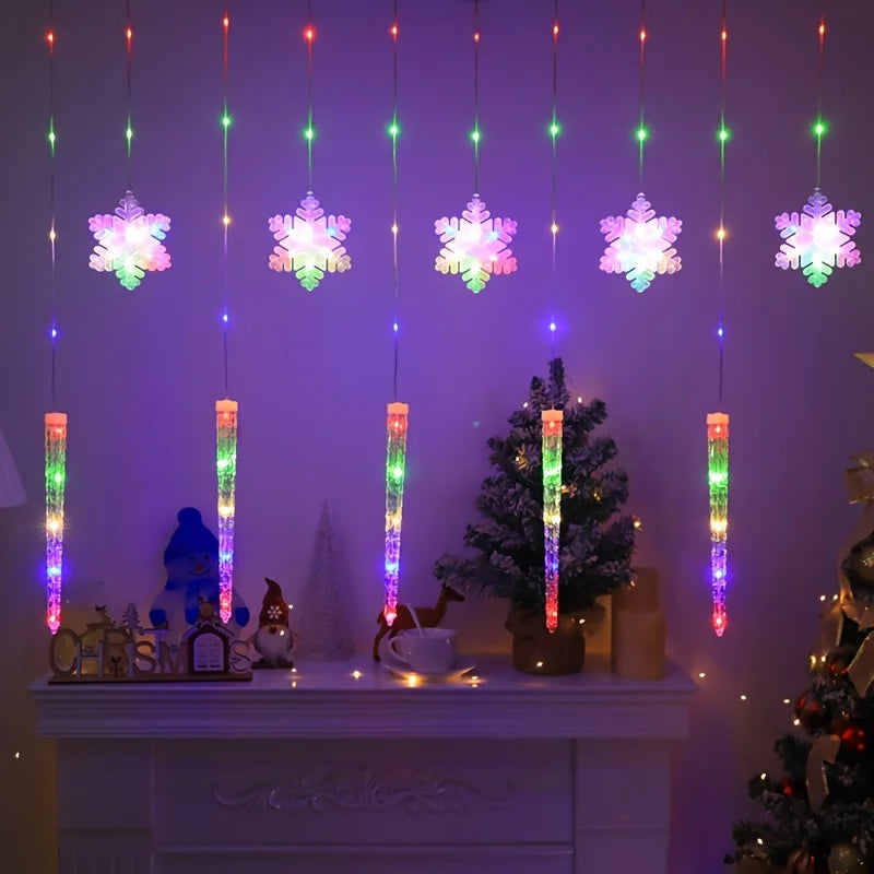 Rideau lumineux flocons et glaçons de Noël – flocons et glaçons multicolores sur une étagère