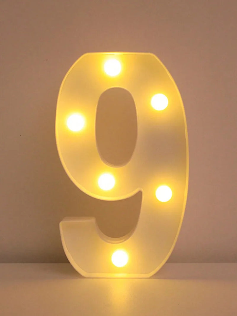 Lettre lumineuse LED 22 cm à piles, A à Z et 0 à 9