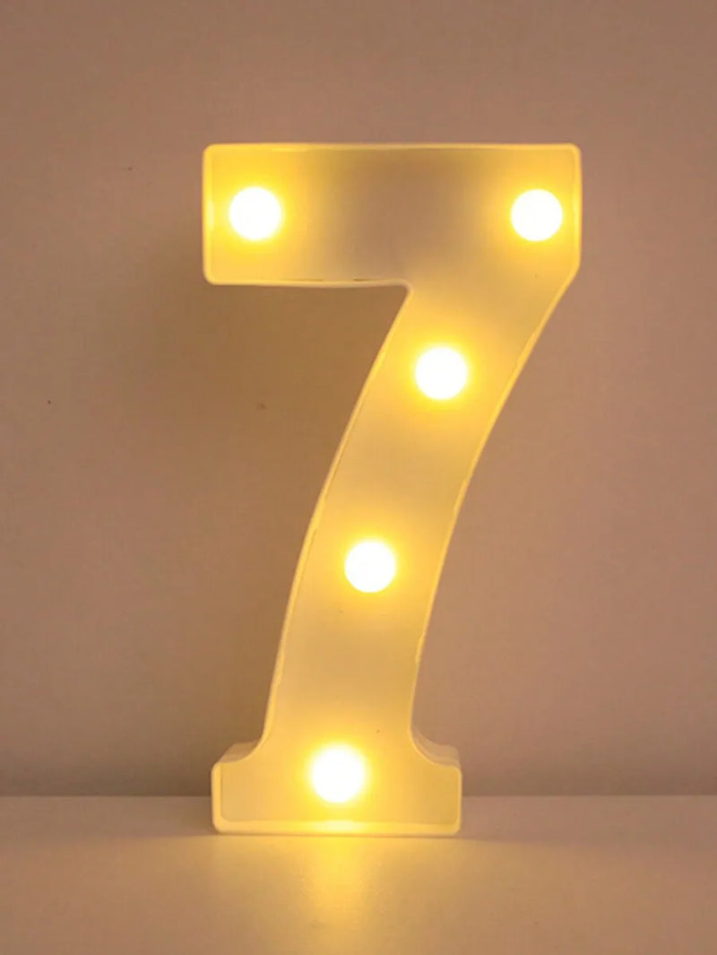 Lettre lumineuse LED 22 cm à piles, A à Z et 0 à 9