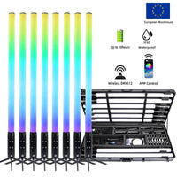 Kit de 8 tubes LED pixel sans fil – huit tubes allumés en dégradé devant la valise ouverte
