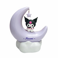 Veilleuse lune Sanrio – Kuromi sur sa lune violette