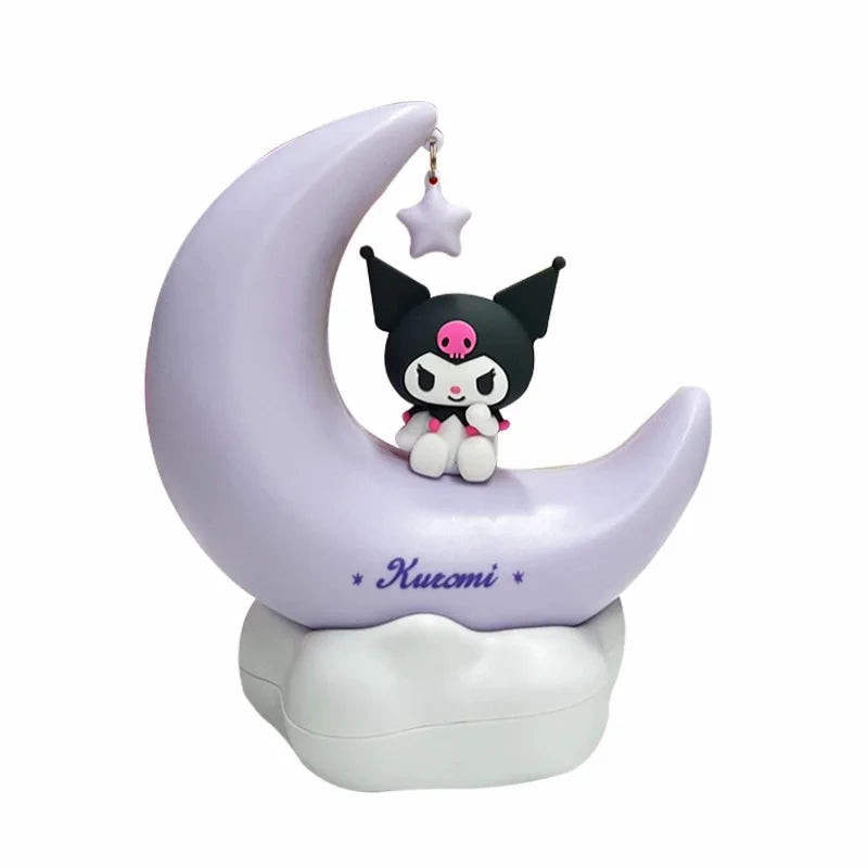 Veilleuse lune Sanrio – Kuromi sur sa lune violette