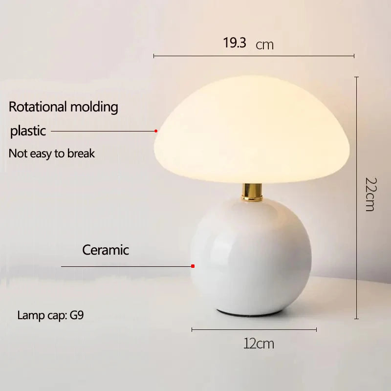 Lampe champignon en céramique – dimensions de 22 x 19,3 cm, pied blanc et abat-jour en plastique