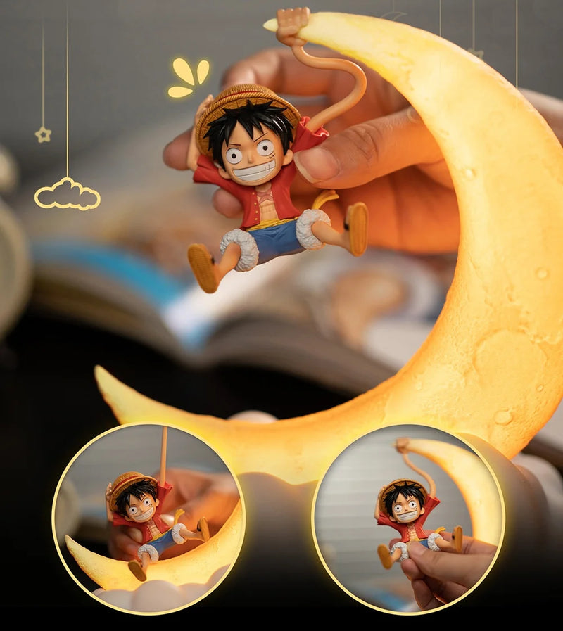 Lampe lune Luffy – Luffy et la lune sur son socle en nuage