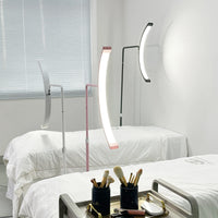 Lampe demi-lune LED sur pied – vue 4