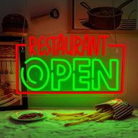 Enseigne néon RESTAURANT OPEN – vue de face, avec un plat de frites