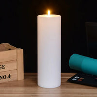 Bougies pilier LED géantes – bougie pilier blanche allumée, vue rapprochée