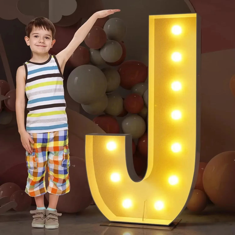 Lettre lumineuse géante 120 cm en carton mousse, 10 ampoules LED blanc chaud