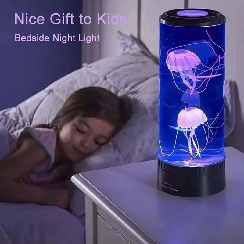 Lampe méduse LED – veilleuse allumée près d'un enfant endormi