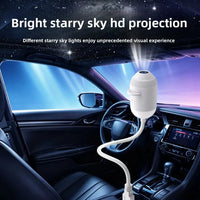 Projecteur ciel étoilé USB pour voiture – lampe branchée dans l'habitacle d'une voiture sous un ciel étoilé